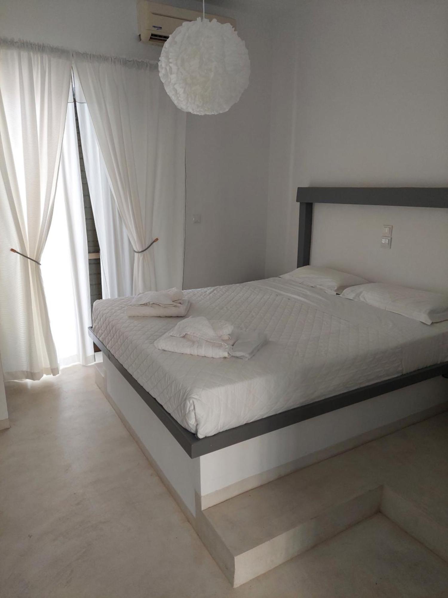 Golden Star Praxitelous Apartment Agia Marina  Luaran gambar