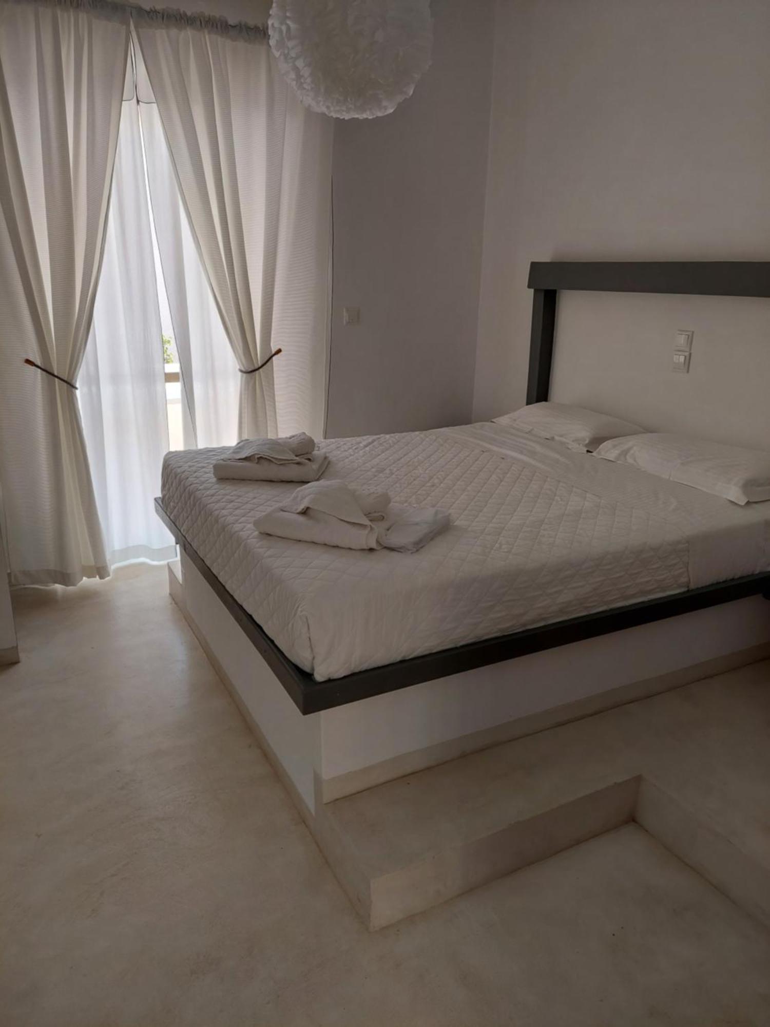 Golden Star Praxitelous Apartment Agia Marina  Luaran gambar
